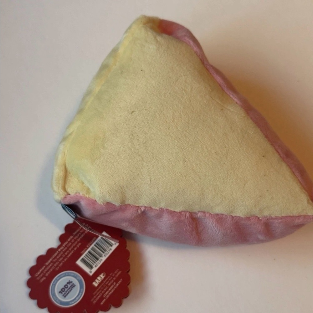 Bark Box Straw Betty Cheesecake Plus L Dog Toy NWT Crinkle Squeak Rip-n-Reveal - Picture 7 of 8